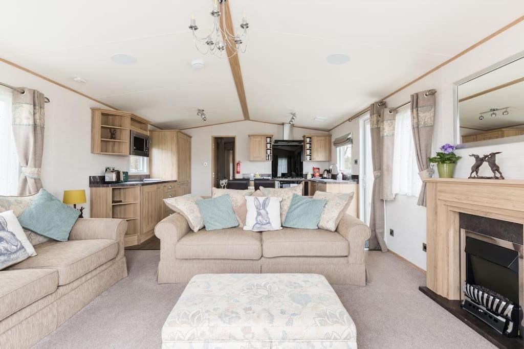 הוילה סאות' סרני Waters Edge, Hoburne Cotswolds מראה חיצוני תמונה