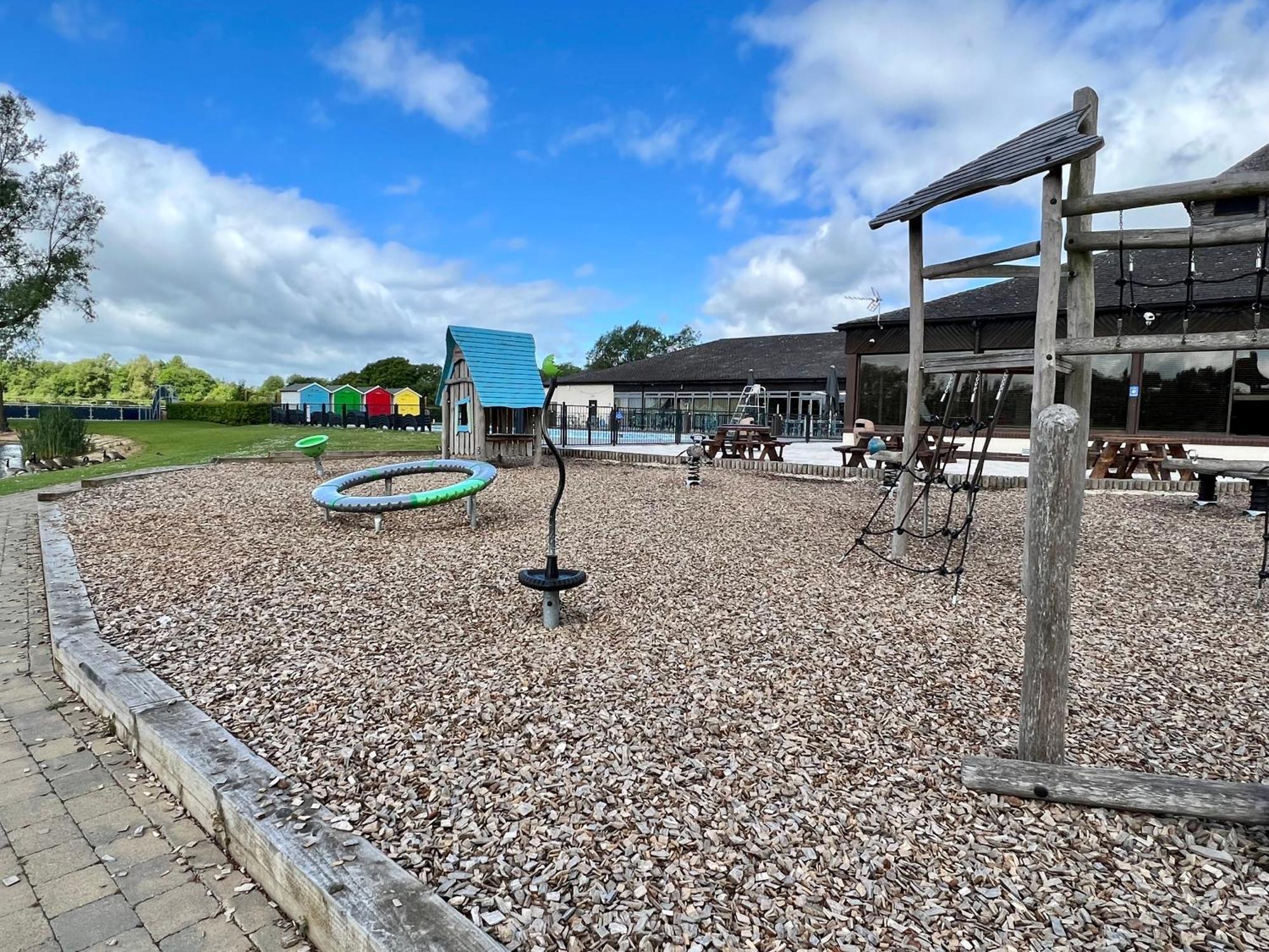 הוילה סאות' סרני Waters Edge, Hoburne Cotswolds מראה חיצוני תמונה